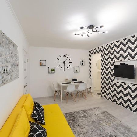 Flat 24 On Lesi Ukrainki 12 With 1 Bedroom キエフ エクステリア 写真