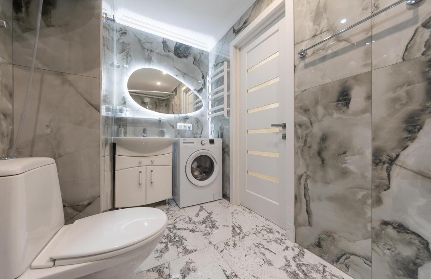 Flat 24 On Lesi Ukrainki 12 With 1 Bedroom キエフ エクステリア 写真