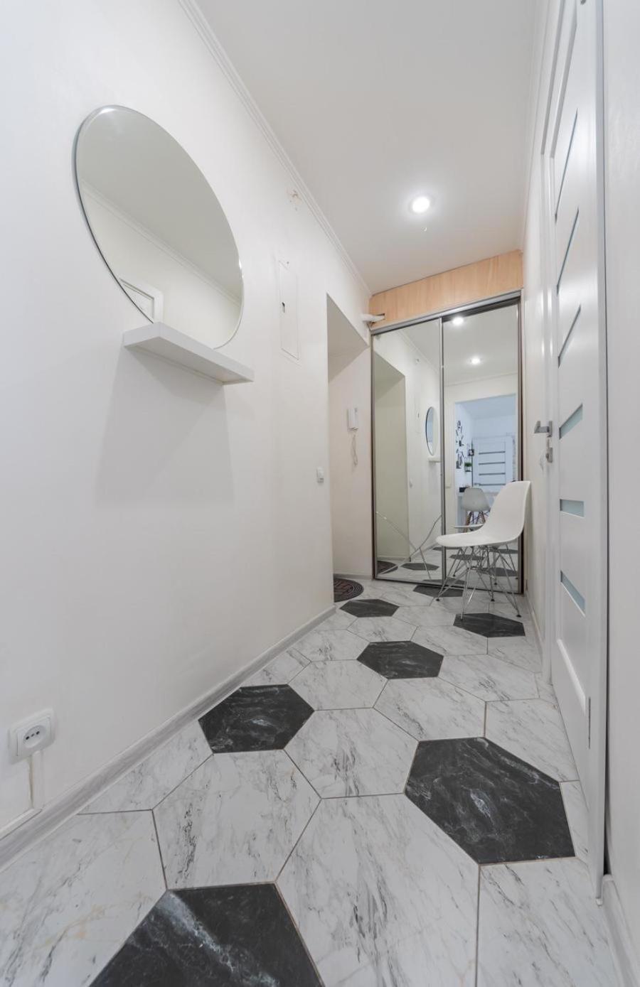 Flat 24 On Lesi Ukrainki 12 With 1 Bedroom キエフ エクステリア 写真