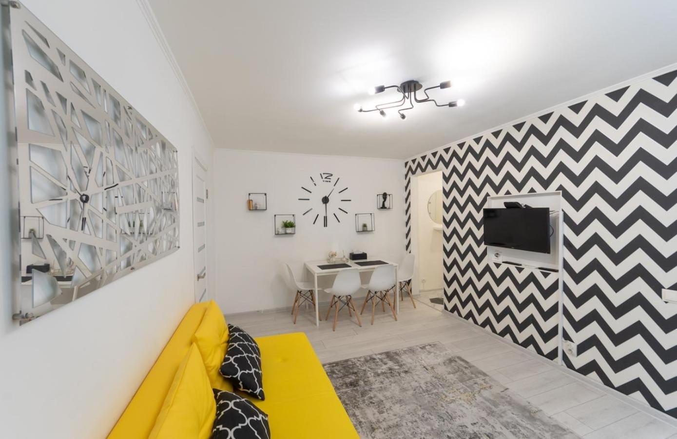 Flat 24 On Lesi Ukrainki 12 With 1 Bedroom キエフ エクステリア 写真